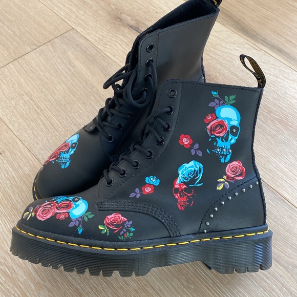 Dr. Marten’s Skull Rivet Platform Boots - Picture 1 of 11